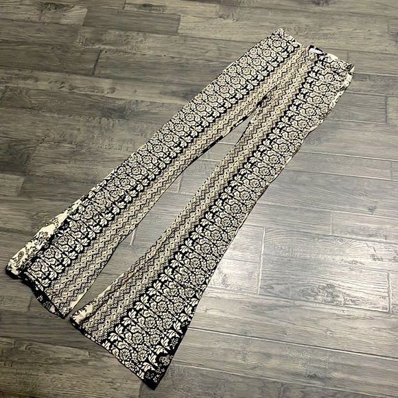 Novella Royale Bell Bottoms - Picture 6 of 15